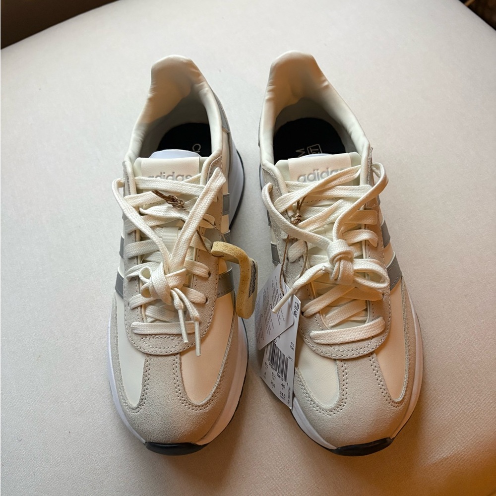 Adidas Run 70’s 2.0 Sneaker - Picture 7 of 10